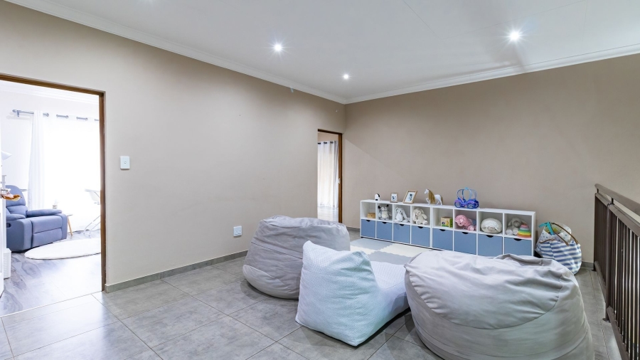 4 Bedroom Property for Sale in Boschdal North West